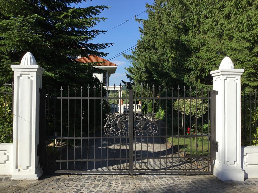 3 Bedroom Private Floor In Luxury Mansion Budapest Exterior foto