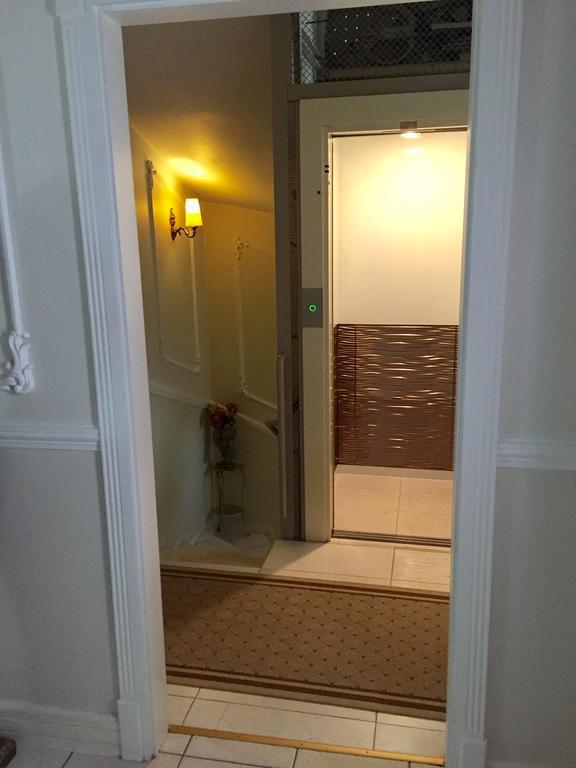 3 Bedroom Private Floor In Luxury Mansion Budapest Exterior foto
